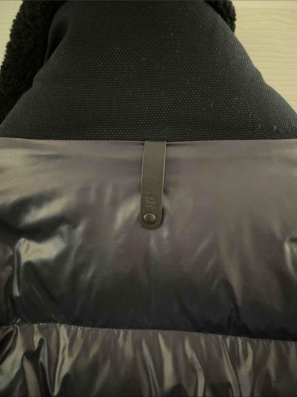 💯 Authentic Mackage Navy Mixed Media Down Bomber Jacket w/ Shearling Collar - Picture 9 of 16